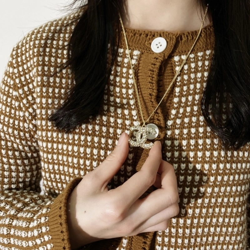 EyeCatching Chanel Necklaces 220542