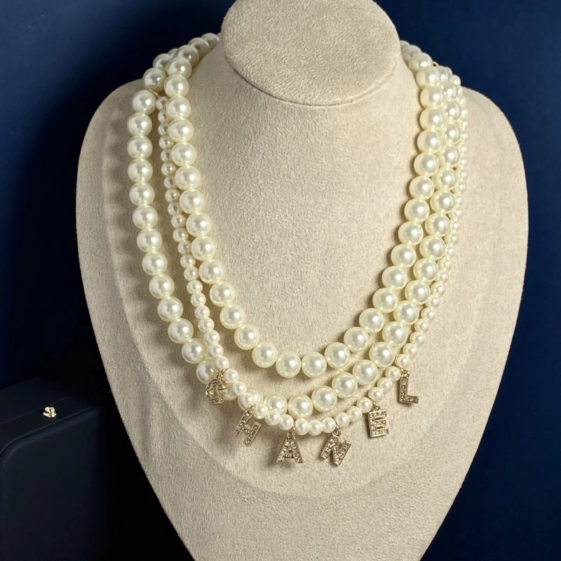 Chanel Necklaces Versatile 220540