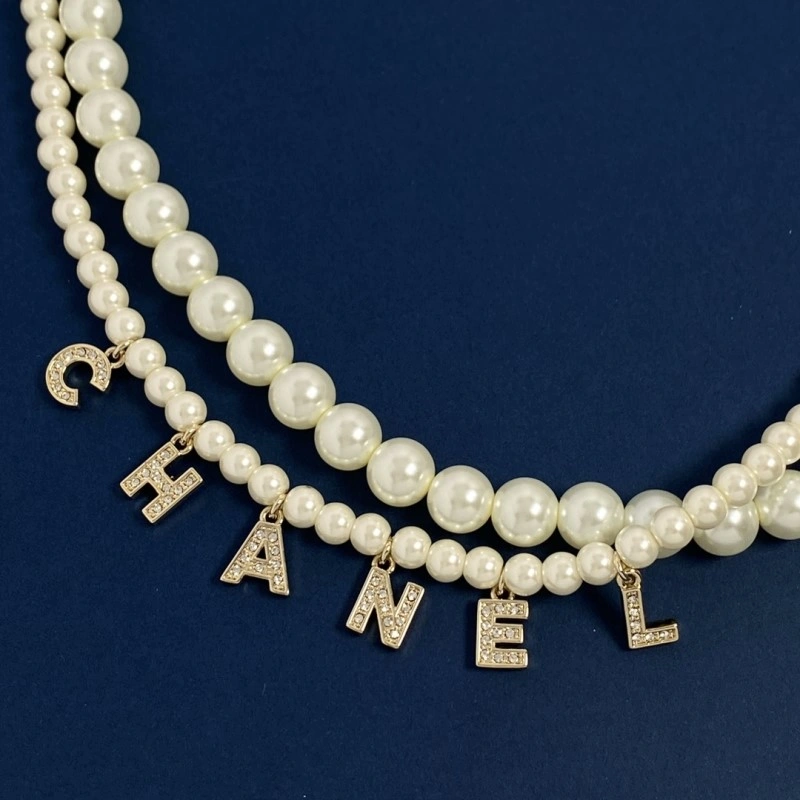 Chanel Necklaces Versatile 220540