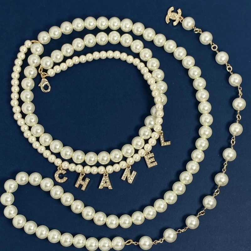 Chanel Necklaces Versatile 220540