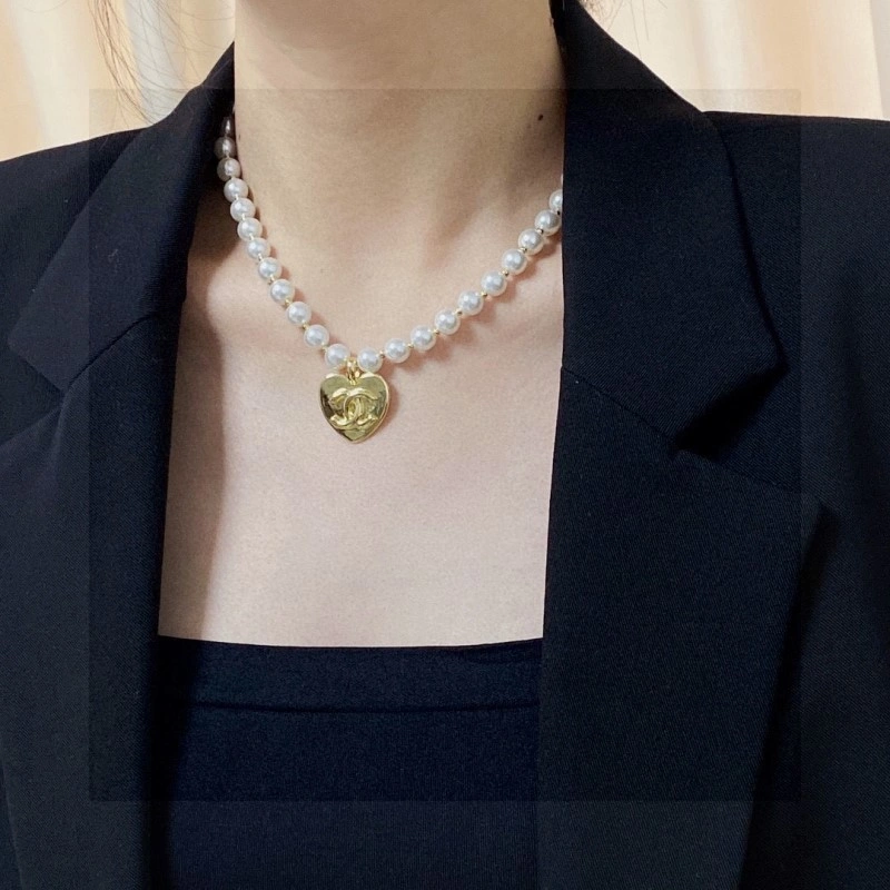 Chanel Necklaces Sleek 219231