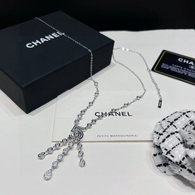 Chanel Necklaces WellDesigned 219239