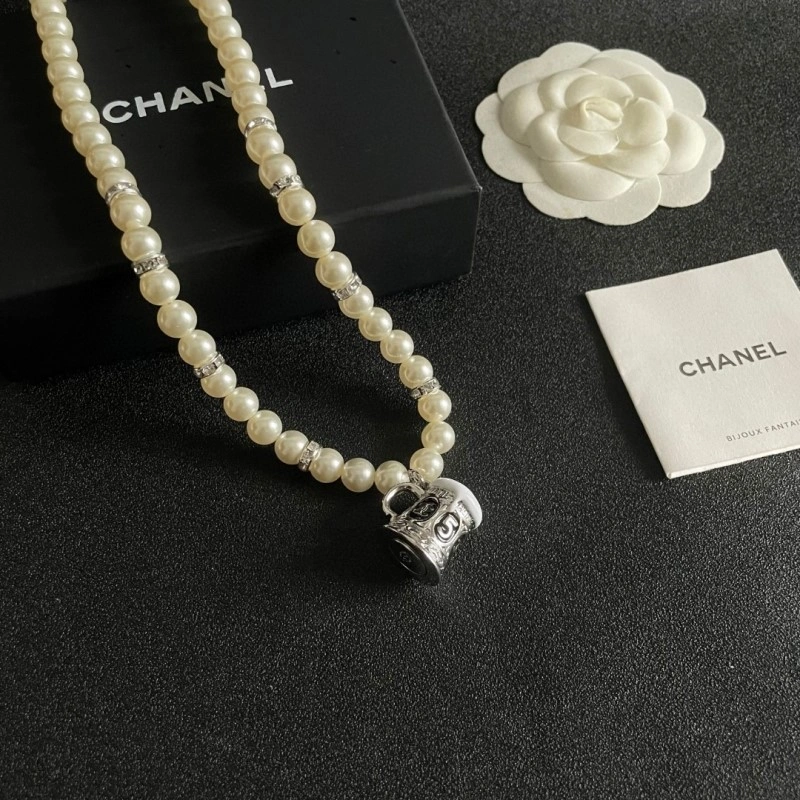 Chanel Necklaces Functional 219211