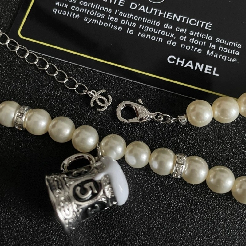 Chanel Necklaces Functional 219211