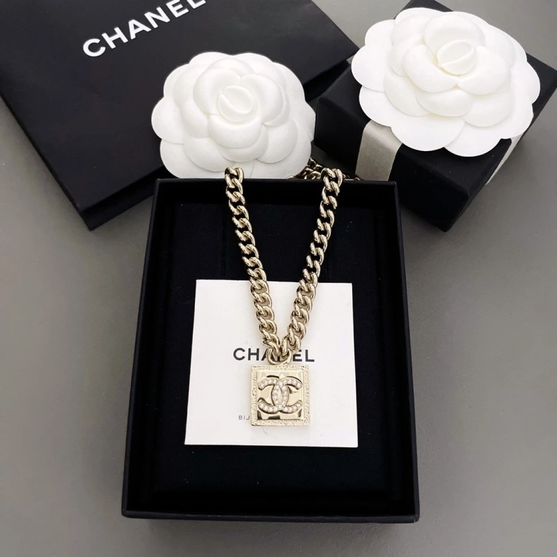 Sleek Chanel Necklaces 219286
