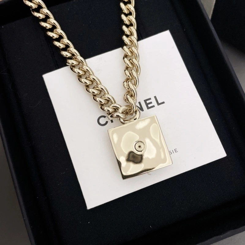 Sleek Chanel Necklaces 219286