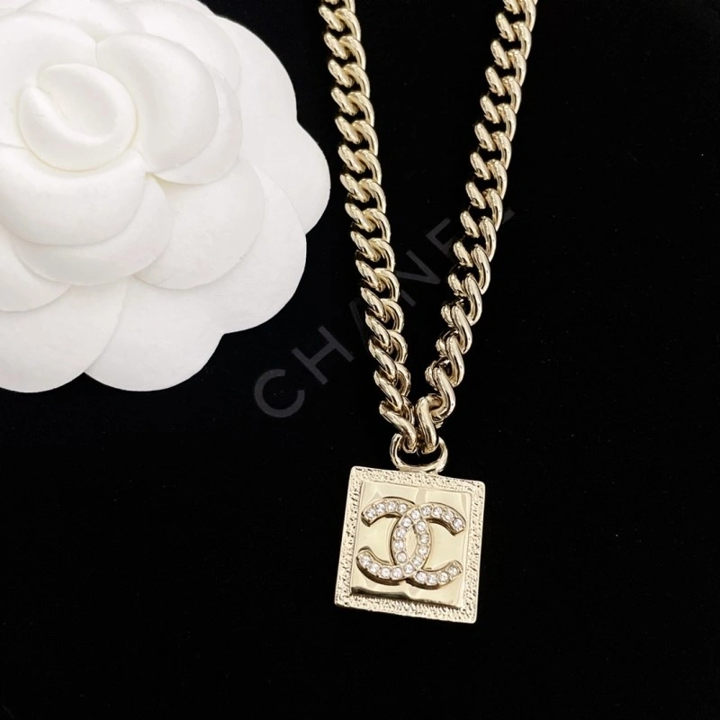Sleek Chanel Necklaces 219286