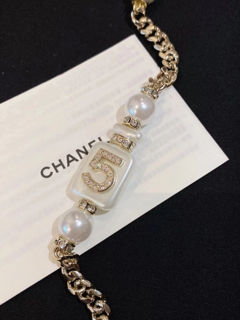 Supportive Chanel Necklaces 219200
