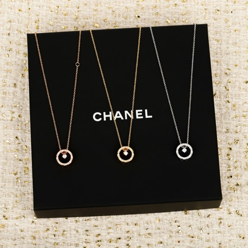 WaterResistant Chanel Necklaces 219138
