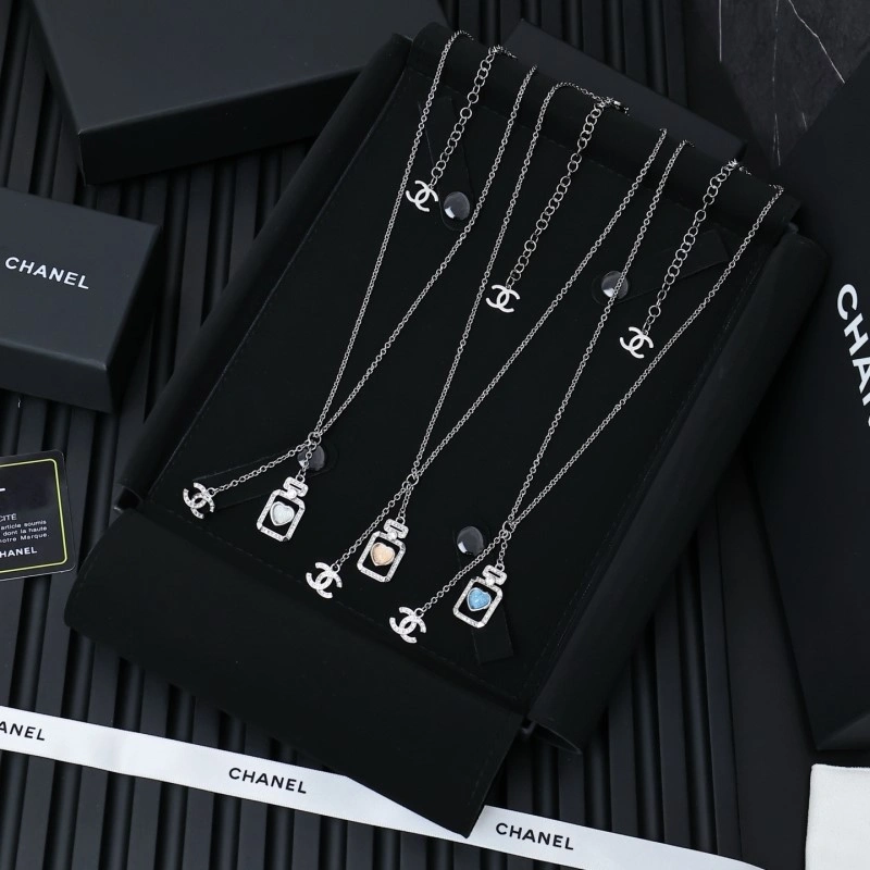 Chanel Necklaces Sporty 219144
