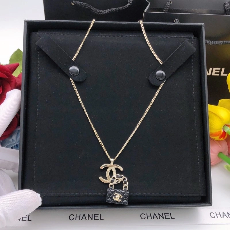 Chanel Necklaces Sleek 219189