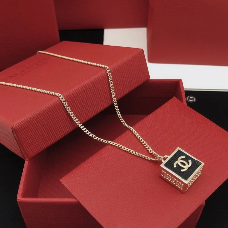 Chanel Necklaces Sophisticated 219185