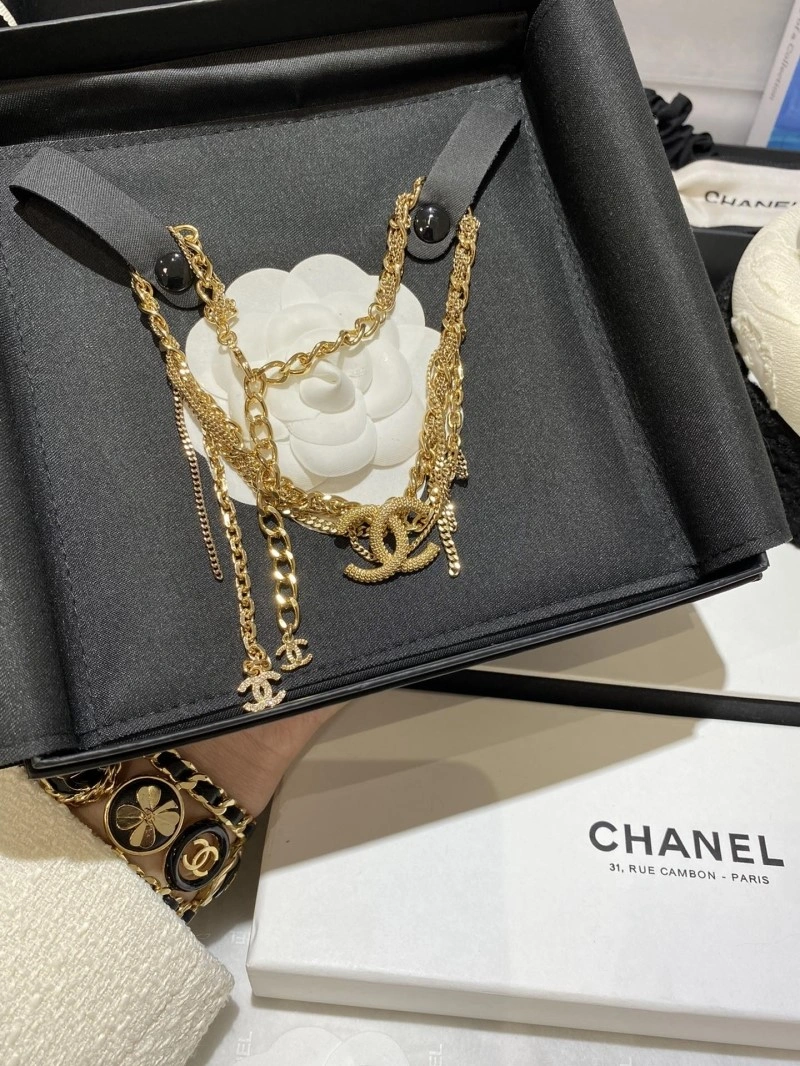 Bold Chanel Necklaces 219084