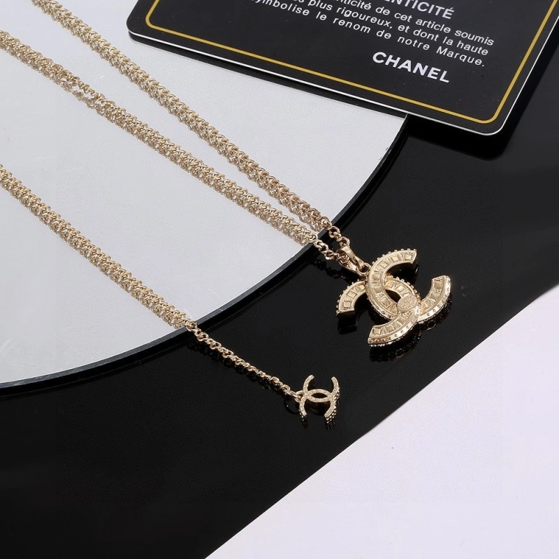 Chanel Necklaces Sleek 219082