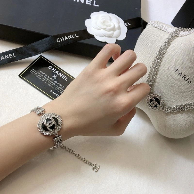 Chanel Necklaces UrbanChic 219039