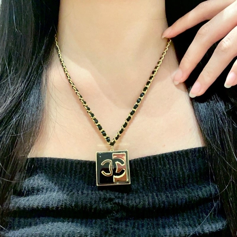 Chanel Necklaces Casual 219038