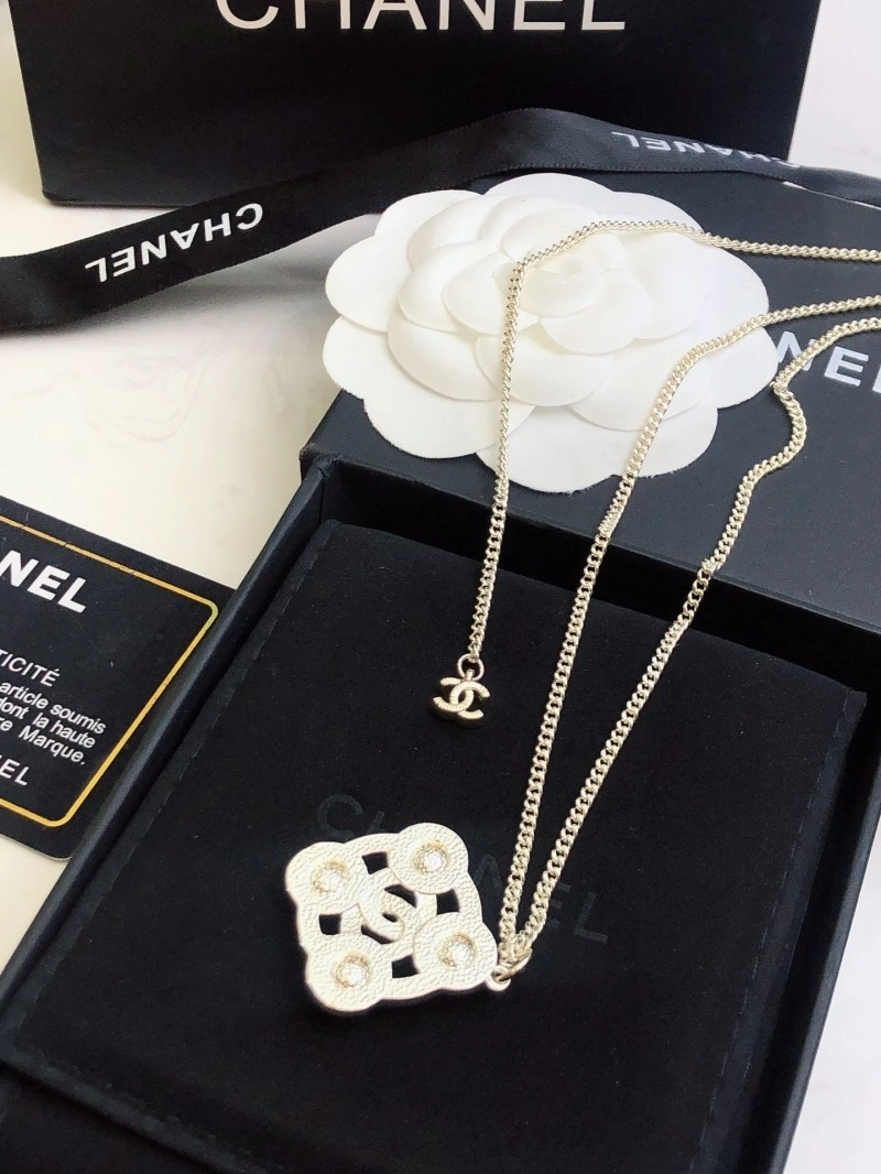 EyeCatching Chanel Necklaces 219019