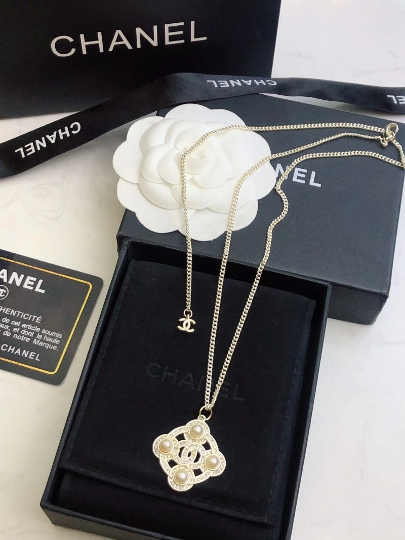 EyeCatching Chanel Necklaces 219019