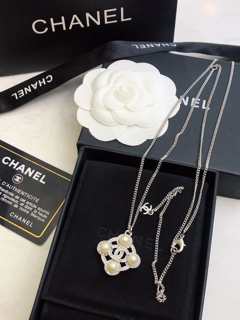 EyeCatching Chanel Necklaces 219019