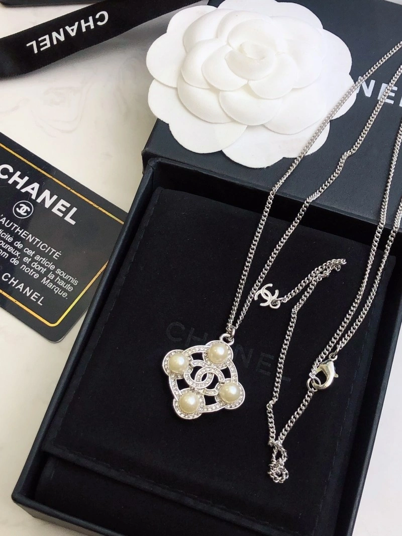 EyeCatching Chanel Necklaces 219019