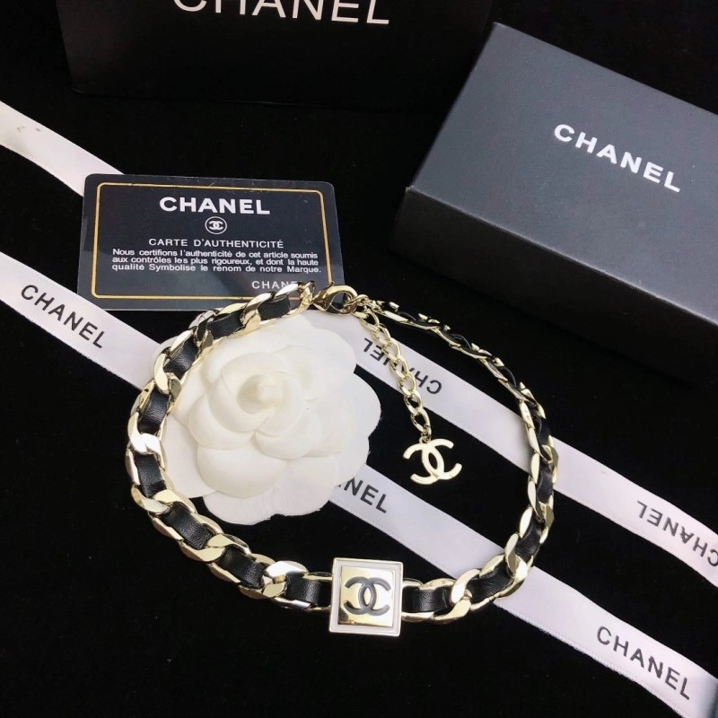 WaterResistant Chanel Necklaces 219010