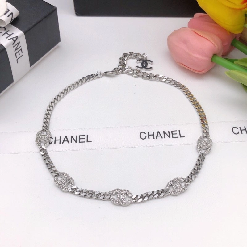 Compact Chanel Necklaces 219009