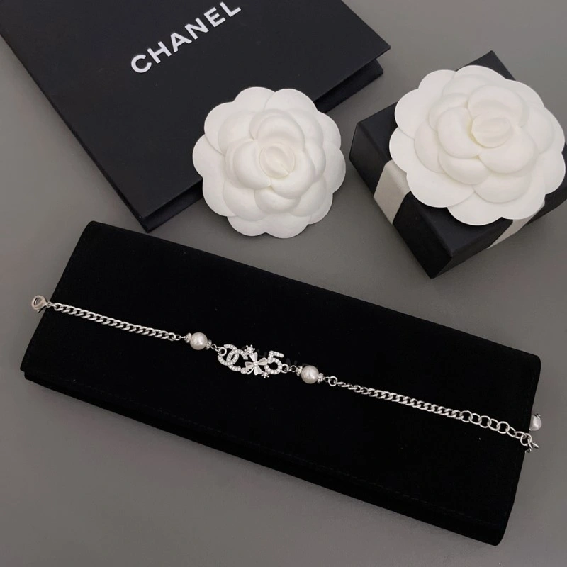 Sporty Chanel Necklaces 218986