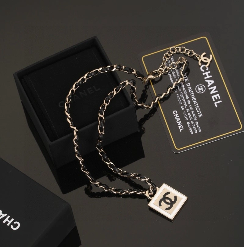 Chanel Necklaces Versatile 218947