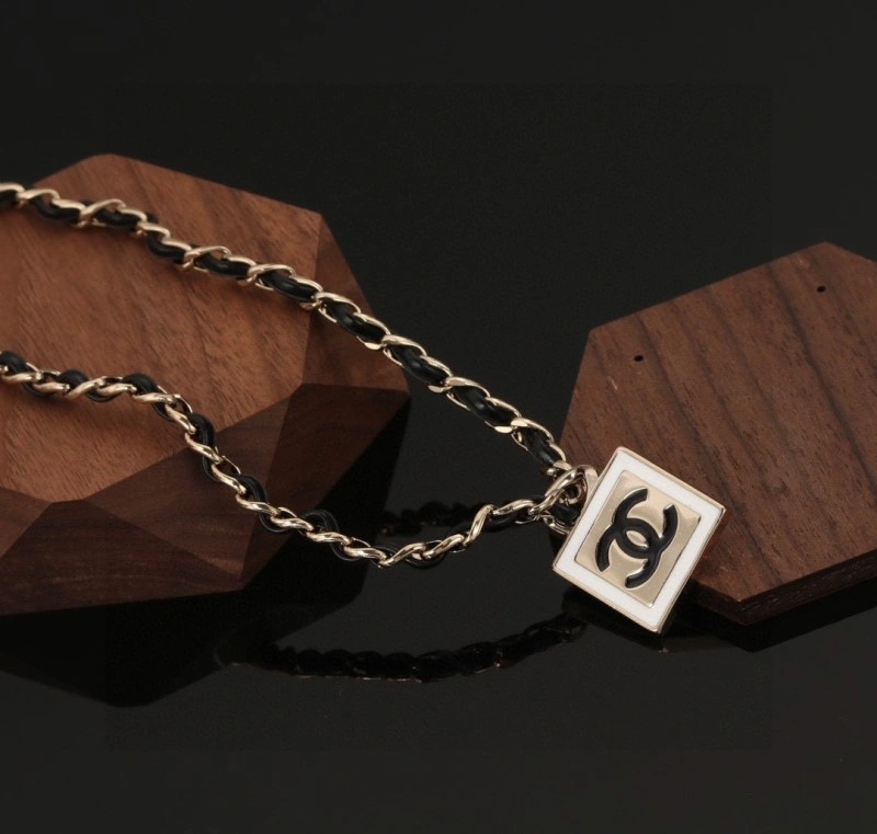 Chanel Necklaces Versatile 218947