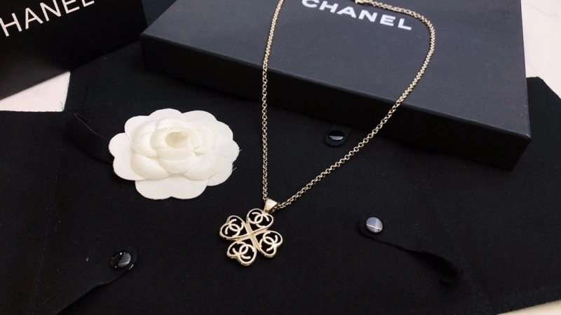 Compact Chanel Necklaces 218946