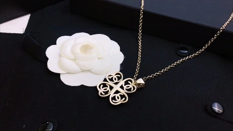 Compact Chanel Necklaces 218946