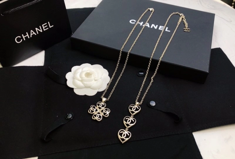 Compact Chanel Necklaces 218946
