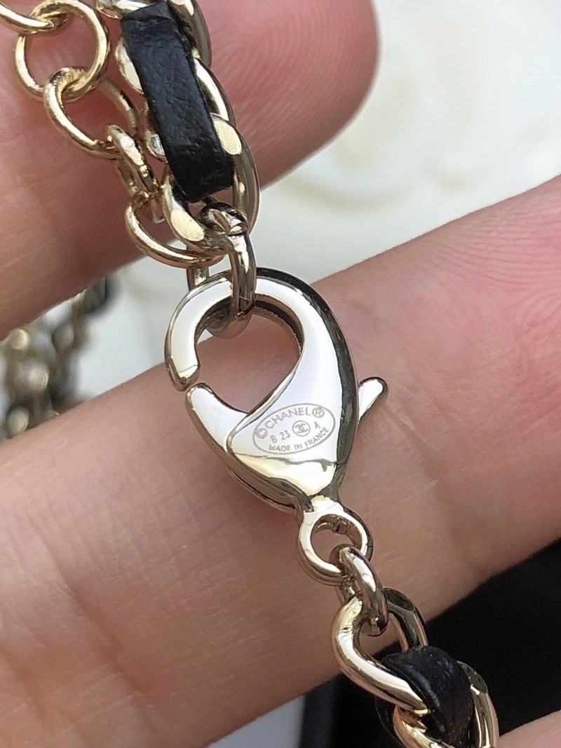 Snug Chanel Necklaces 218919