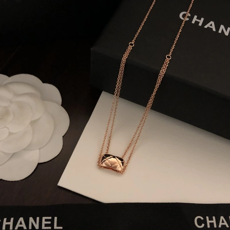 Effortless Chanel Necklaces 218923