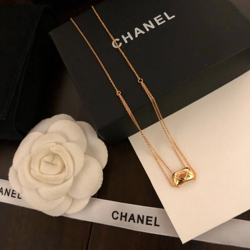 Effortless Chanel Necklaces 218923