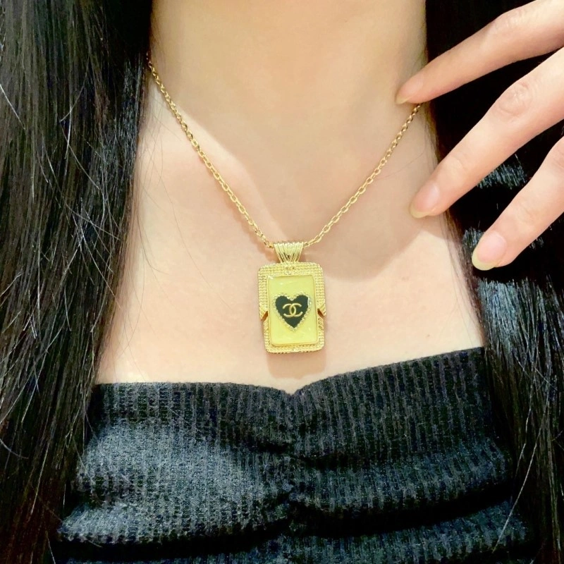 Chanel Necklaces Soft 218902