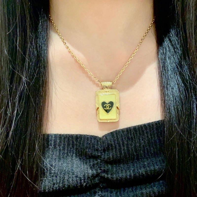 Chanel Necklaces Soft 218902