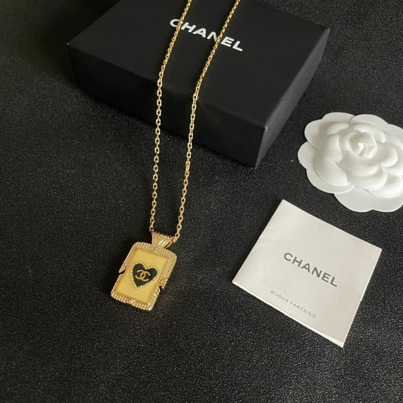 Chanel Necklaces Soft 218902