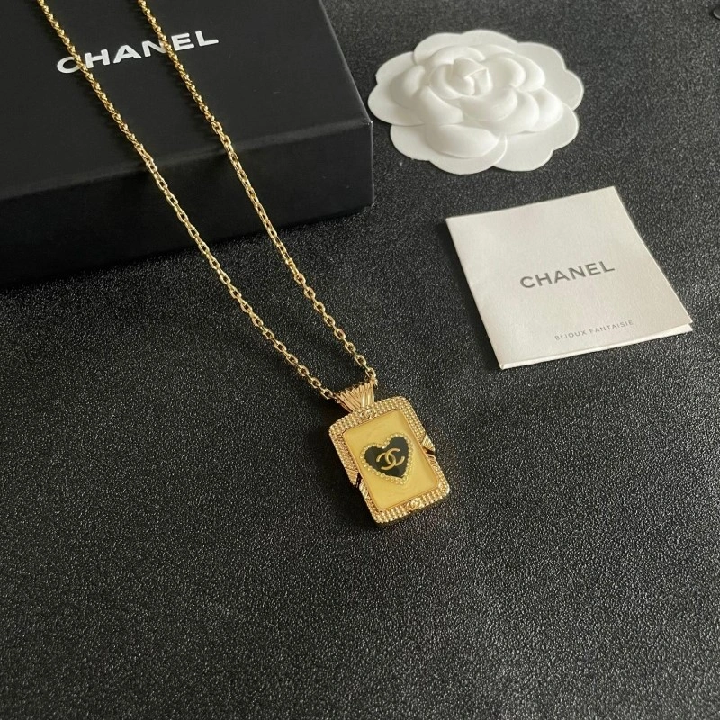 Chanel Necklaces Soft 218902