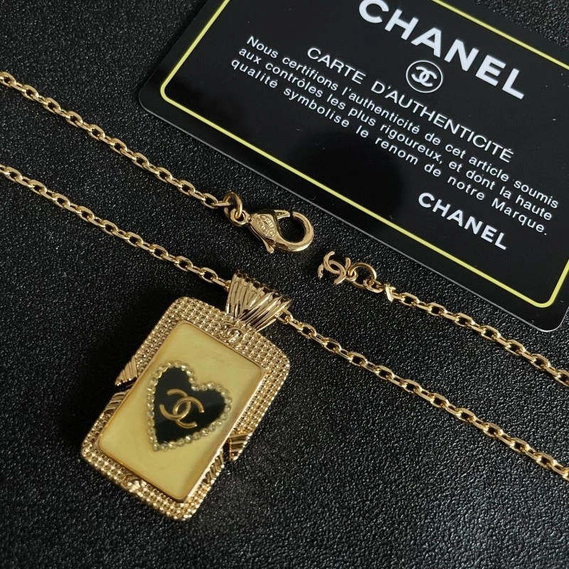 Chanel Necklaces Soft 218902