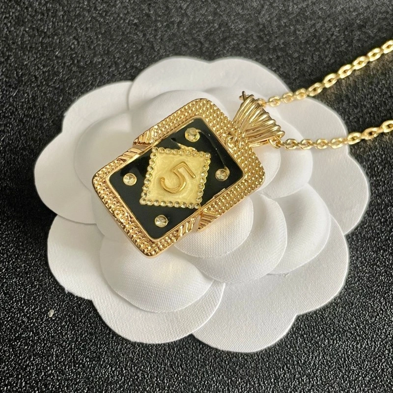 Chanel Necklaces Soft 218902