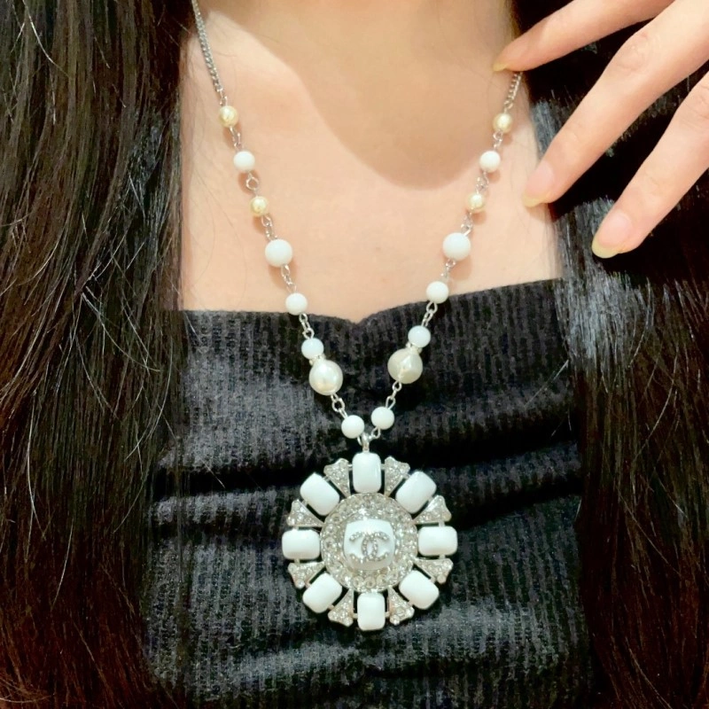 MoistureWicking Chanel Necklaces 218898