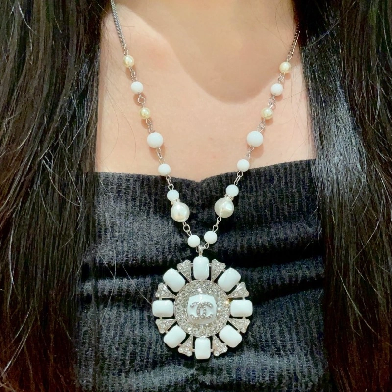 MoistureWicking Chanel Necklaces 218898