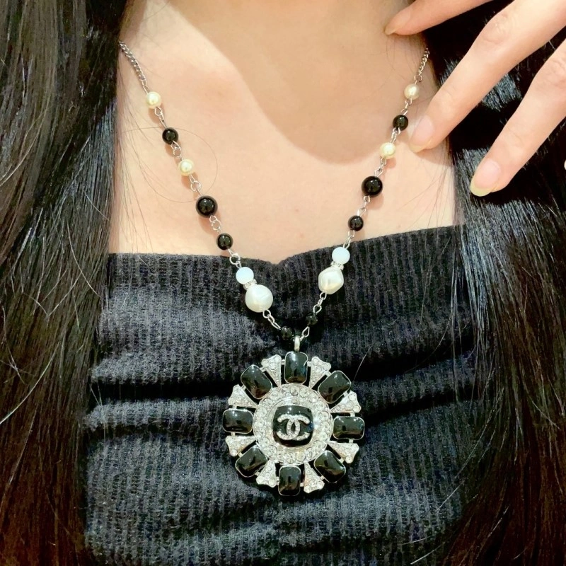 Lightweight Chanel Necklaces 218917