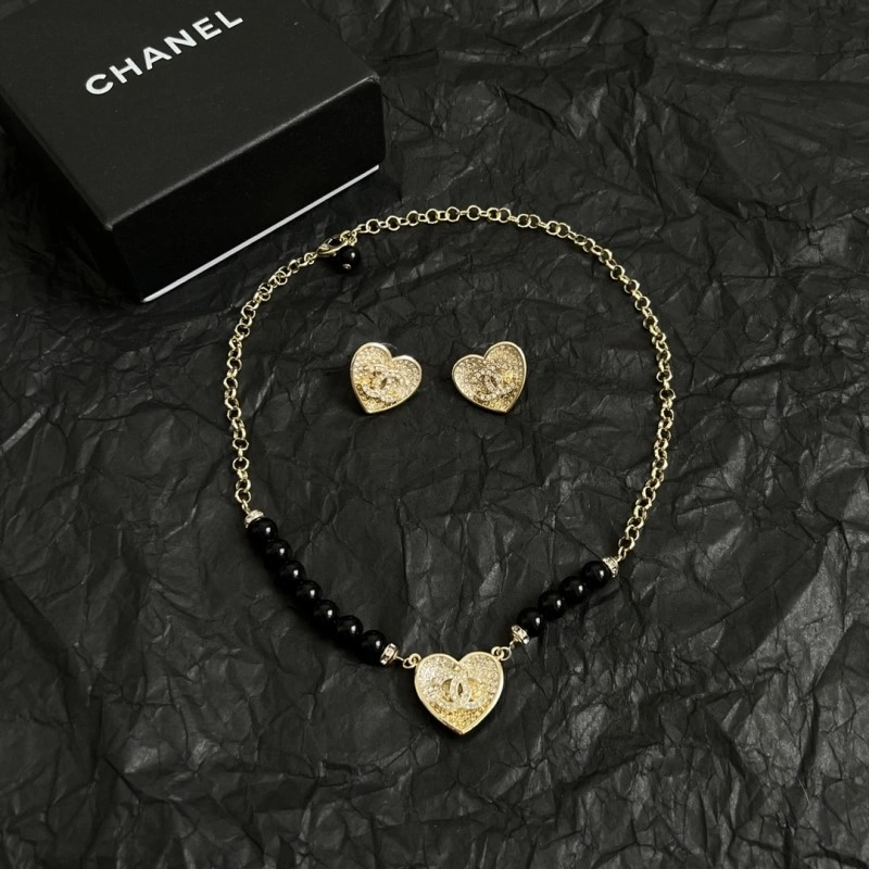Chanel Necklaces Bright 218906