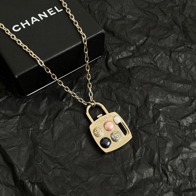 WellDesigned Chanel Necklaces 218903