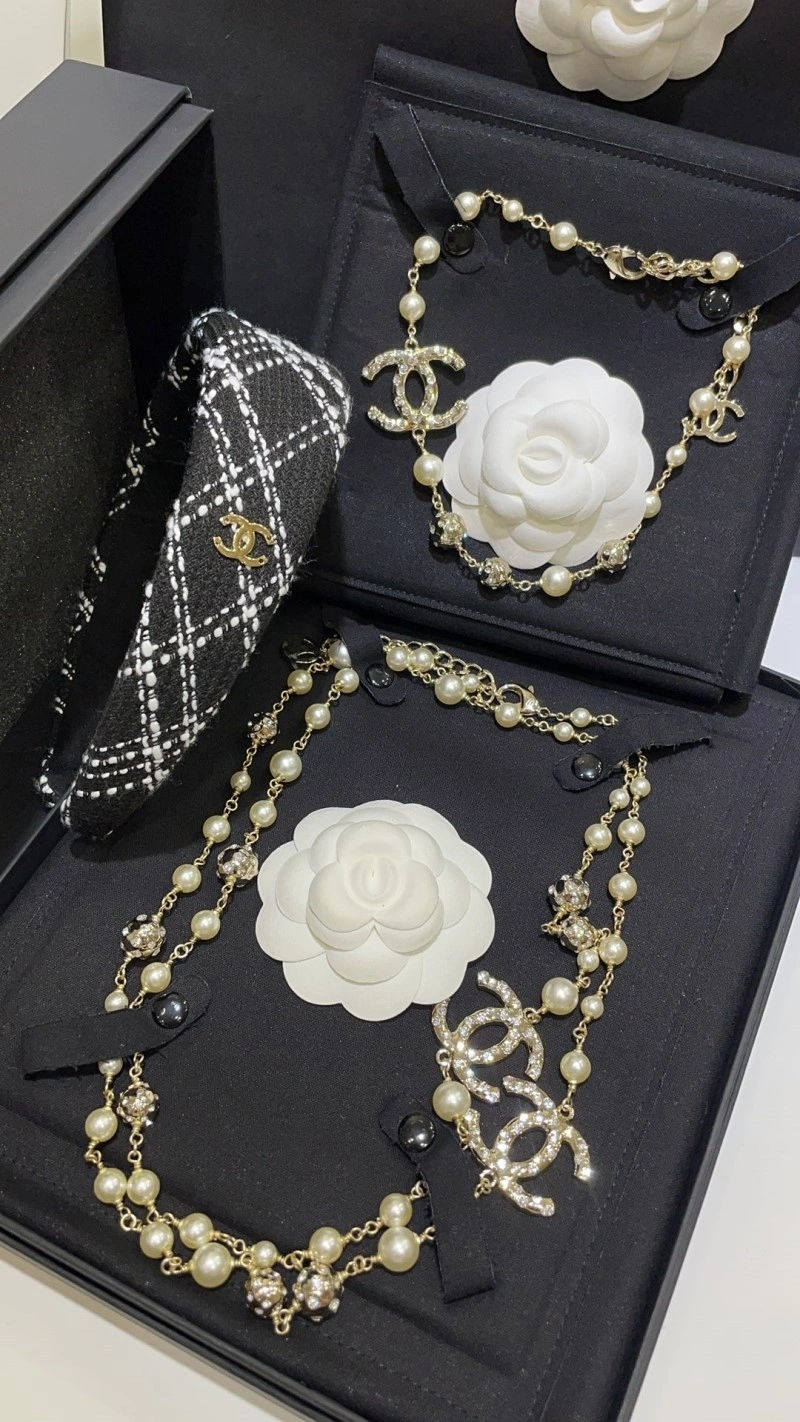 Sporty Chanel Necklaces 218897