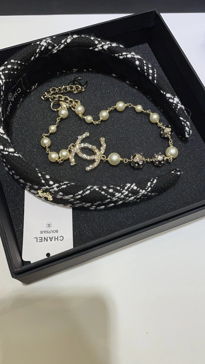 Sporty Chanel Necklaces 218897