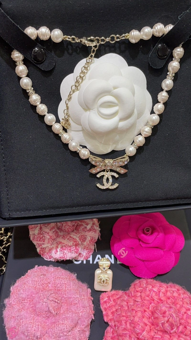 Casual Chanel Necklaces 218886