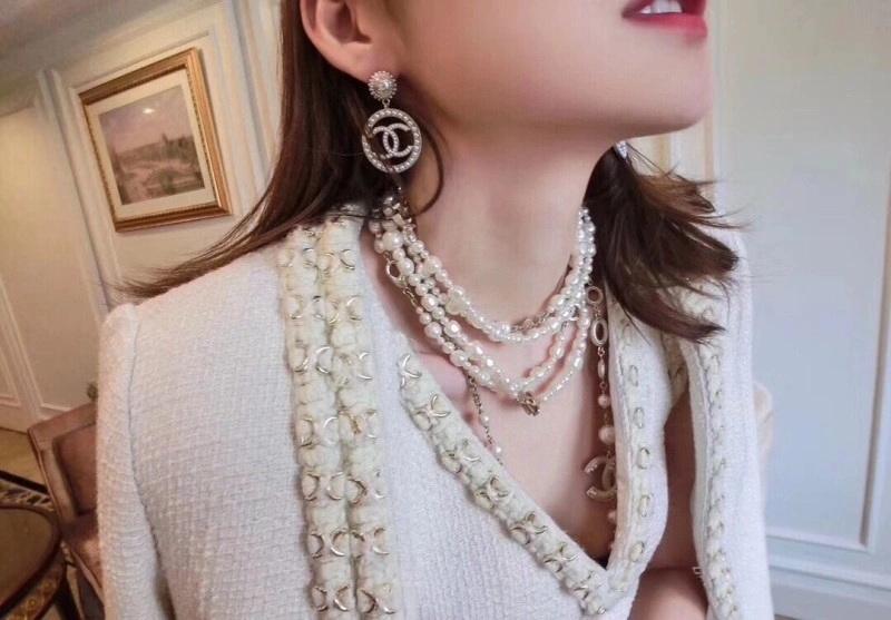 WellDesigned Chanel Necklaces 218893